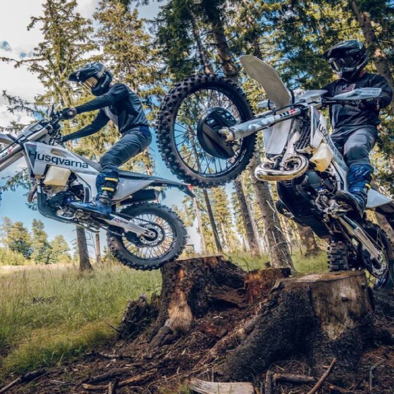 Husqvarna TE 300 Pro a FE 350 Pro 2027: prémiové enduro bez kompromisov