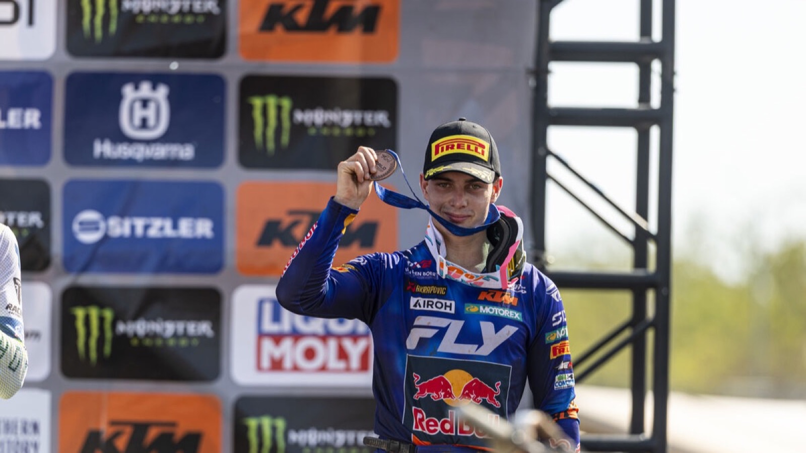 Sacha Coenen s bronzovou medailou za tretie miesto v majstrovstvách sveta MX2